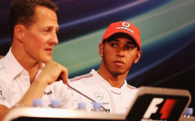 Lewis Hamiltont Schumacher villája előtt fotózták le